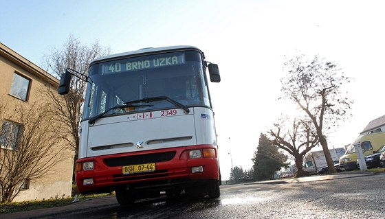 Autobusová linka íslo 40 doveze obyvatele Újezdu u Brna a do centra metropole.