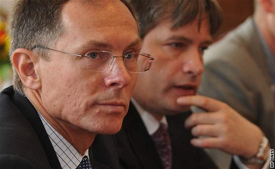 Asociace kraj ustavila vlastní ekonomickou radu, povede ji Jan vejnar (vlevo)