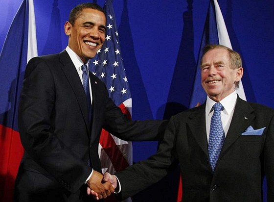 Barack Obama a Václav Havel na summitu EU-USA v Praze.
