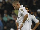 BL VLAJKY. Fotbalist Realu Madrid Kak a Karim Benzema smutn, na Barcelonu