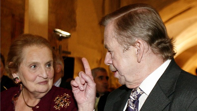 Bývalá ministryně zahraničí Madeleine Albrightová s Václavem Havlem během akce | na serveru Lidovky.cz | aktuální zprávy Bývalá ministryně zahraničí Madeleine Albrightová s Václavem Havlem během akce | na serveru Lidovky.cz | aktuální zprávy