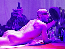 Sex Expo 2011 - arabský striptér zdraví nadené divaky