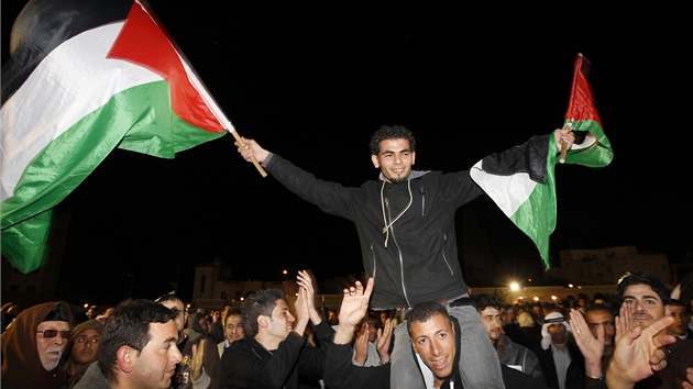 Palestinci ekají na 555 vz, které propustil Izrael na základ dohody s