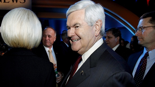 Republikánský kandidát na prezidenta USA Newt Gingrich se po debat v Iow me