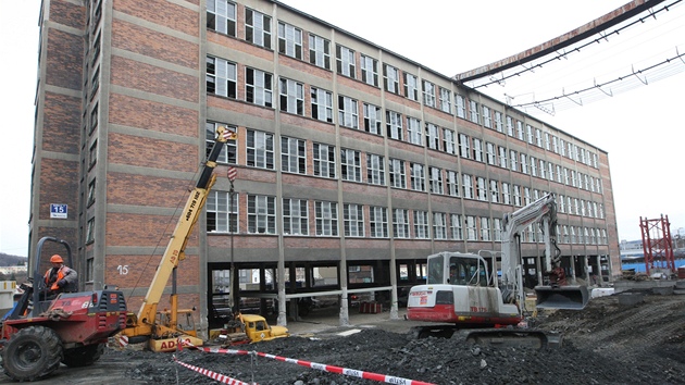 Budovy 14 a 15 v továrním areálu ve Zlín po tvrt roce prací