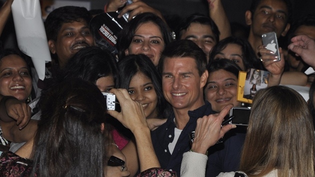 Tom Cruise v Bombaji (4. prosince 2011)