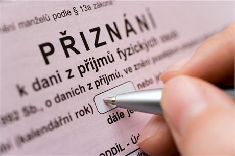 Piznání k dani z píjmu fyzických osob. Ilustraní snímek