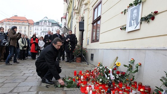 Pelhimovské kino pinese od 12:00 pímý penos pohbu Václava Havla. V Jihlav jeho památku uctí minutou ticha a státní hymnou.