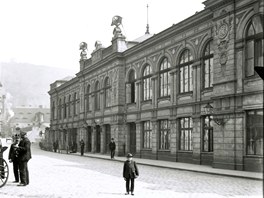 Ústí nad Labem se po 67 letech dokalo budovy hlavního vlakového nádraí. Dosud...