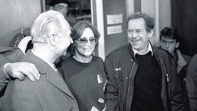 Alexandr Dubček, Marta Kubišová a Václav Havel Alexandr Dubček, Marta Kubišová a Václav Havel
