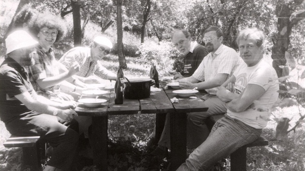 Václav Havel na Hrádečku s přáteli filosofy Danielem Kroupou, Pavlem Bratinkou, Václav Havel na Hrádečku s přáteli filosofy Danielem Kroupou, Pavlem Bratinkou,