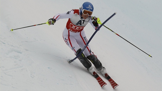 Marlies Schildová na trati slalomu v Lienzu. 