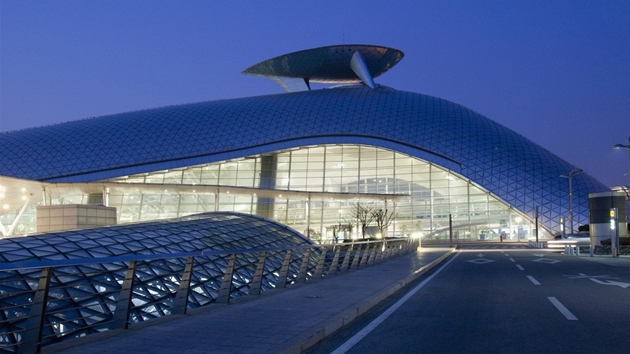 Jako ze sci-fi. Supermodern arel v jihokorejskm Inchonu byl mezi lety 20068 zvolen za nejlep letit na svt.