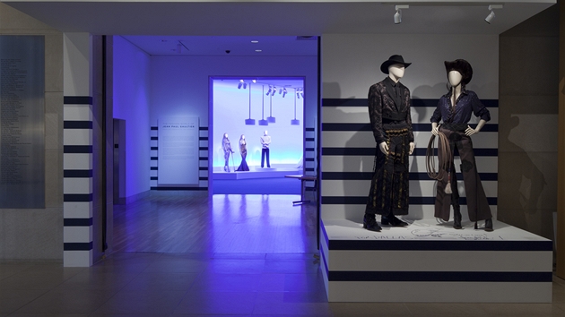 Unikátní výstavu s názvem "The Fashion World of Jean Paul Gaultier: From the