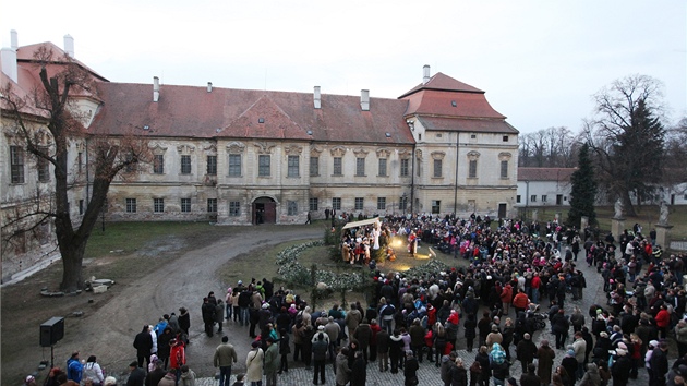 ivý betlém ped rajhradským kláterem (25. prosince 2011)