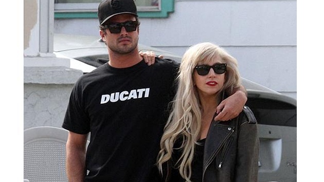 Lady Gaga a Taylor Kinney (prosinec 2011)