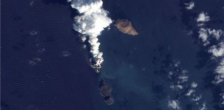 Nový ostrvek u beh Jemenu na snímcích NASA z 23. prosince 2011
