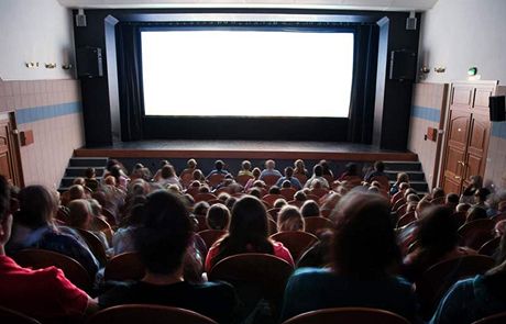 Mstské kino v Beclavi krom film nabízí i koncerty i divadelní pedstavení. Ilustraní foto