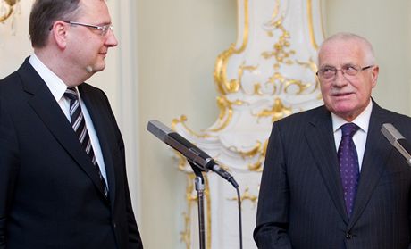 Václav Klaus se opel do premiéra Petra Nease po jeho výrocích na adresu chystaného zvýení daní.
