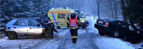 Po nehod dvou osobních aut u Horního Slavkova odváeli záchranái pt