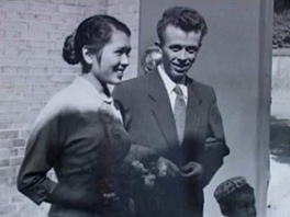 Josef Hejzlar s manelkou v dokumentu jeho vnuky Eliky Junkov
