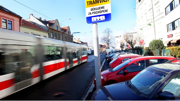 V Minské ulici v Brn je kvli havarijnímu stavu sníena rychlost