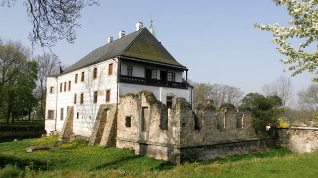 Zmek v Perov nad Labem