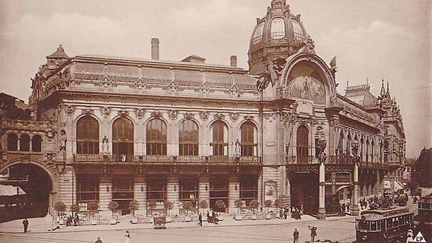 Historická fotografie Reprezentačního domu (dnes Obecní dům) v Praze (1927) Historická fotografie Reprezentačního domu (dnes Obecní dům) v Praze (1927)