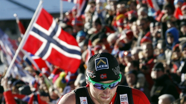 TVRTÝ. Norský bec na lyích Petter Northug v závodu na 20 kilometr klasicky