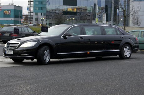 Mercedes-Benz S 600 Pullman Guard