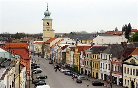 Na námstí v Litomyli vznikne promenáda, kde budou korzovat lidé v dobovém obleení s paraplíky.