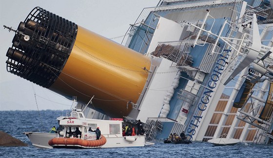 Havárie lodi Costa Concordia byla neekanou tragédií. Prodejci zájezd íkají, e neekan se vyvíjí i zájem o plavby po moi. Paradoxn prý roste.