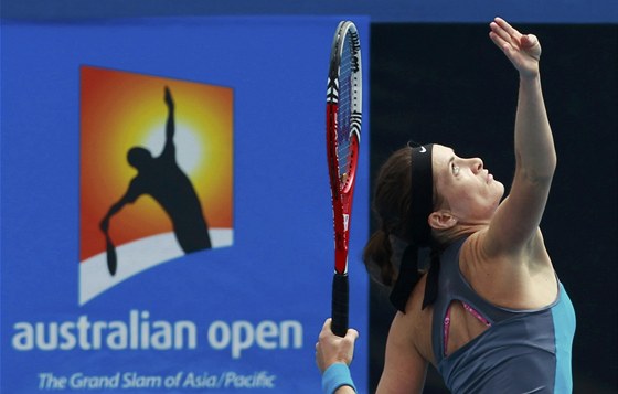 SERVIS JAKO Z OBRÁZKU. Iveta Beneová ve druhém kole Australian Open