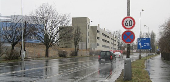 Kiovatka u klatovské nemocnice má vyrst naproti parkovacímu domu (svtlá