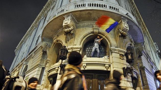 Rumunský premiér Emil Boc podal v pondlí demisi. (6. února 2012)