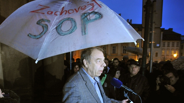 Předseda Českomoravské konfederace odborových svazů (ČMKOS) Jaroslav Zavadil u Předseda Českomoravské konfederace odborových svazů (ČMKOS) Jaroslav Zavadil u