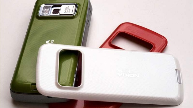Nokia N79 - Model Nokia N79 má zaumout pedevím eny, které ocení výmnné