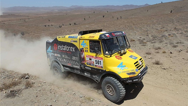 Ale Loprais s Tatrou v poutní sedmé etap Rallye Dakar 2012.