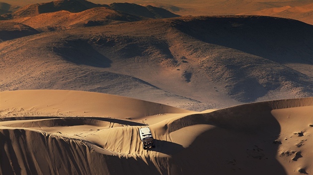 Tatra Tomáe Vrátného v sedmé etap Rallye Dakar 2012.  