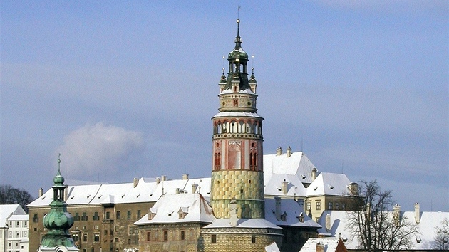 Zámek v eském Krumlov a kostel sv. Jota (vlevo)