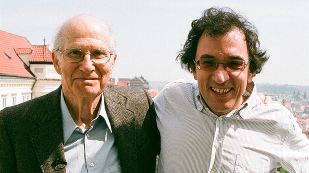 Nicholas Winton (vlevo) a Matej Min