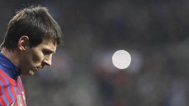 SMUTN LEO. Do atny li fotbalist Barcelony vetn Lionela Messiho za nepznivho stavu 0:1, nakonec se ale radovali z vhry 2:1.