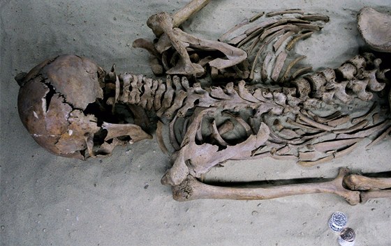 Kostry domnlých upír byly nalezeny i na naem území. Ilustraní foto