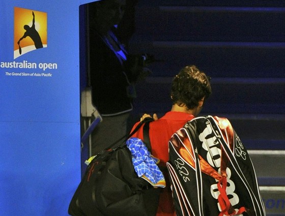 SMUTNÝ ODCHOD ZE SCÉNY. výcarský tenista Roger Federer prohrál v semifinále