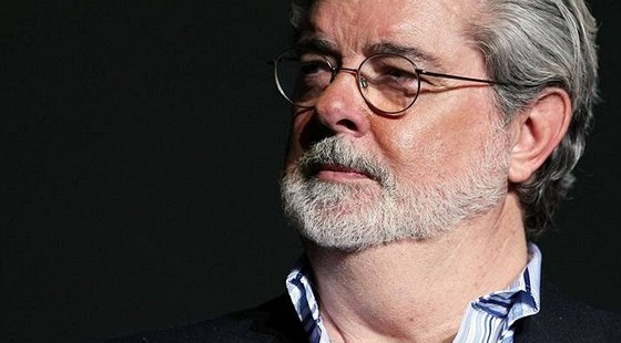 George Lucas pratil s velkofilmy. Krátce ped uvedením svého výpravného snímku Red Tails ze ivota ernoských pilot za druhé svtové války.