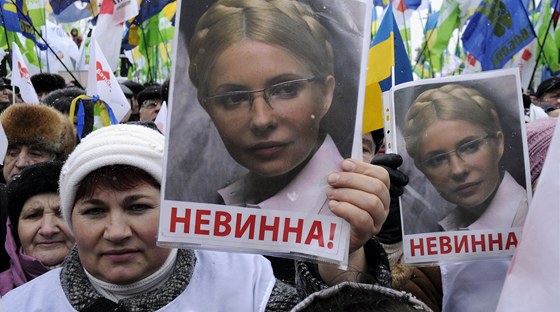 Proti vznní Julije Tymoenkové v Kyjevu protestovalo pes deset tisíc lidí.