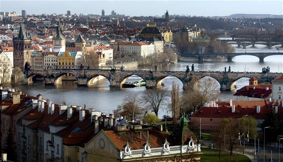 Karlv most eká pítí rok dalí oprava, tetokrát dostane nový plá