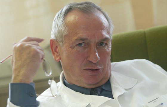 U bývalý editel Psychatrické nemocnice v Opav Ivan Drábek na archivním snímku z roku 2005.