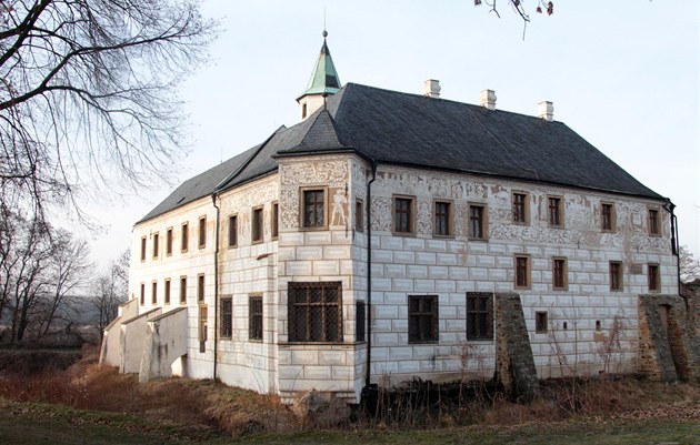 Zámek v Perov nad Labem. 