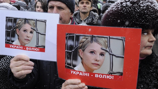 Proti vznní Julije Tymoenkové v Kyjevu protestovalo pes deset tisíc lidí.